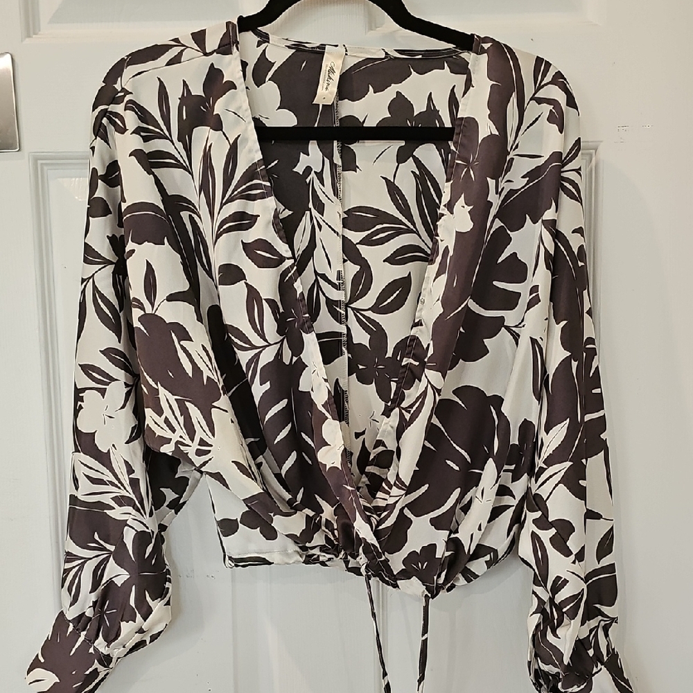 Floral Wrap Top - Black and White - Picture 3 of 11